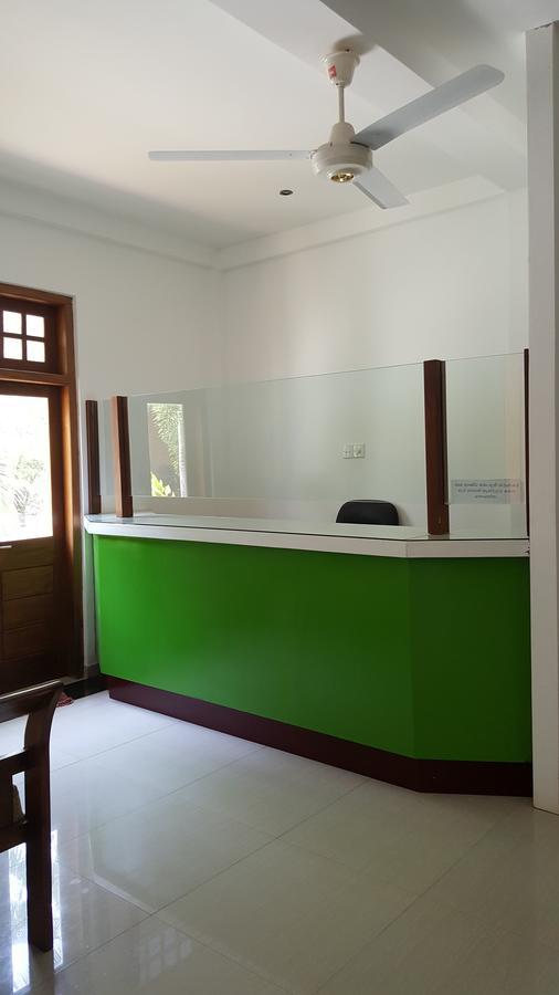 Lokuge Grand Resort Kataragama Bagian luar foto