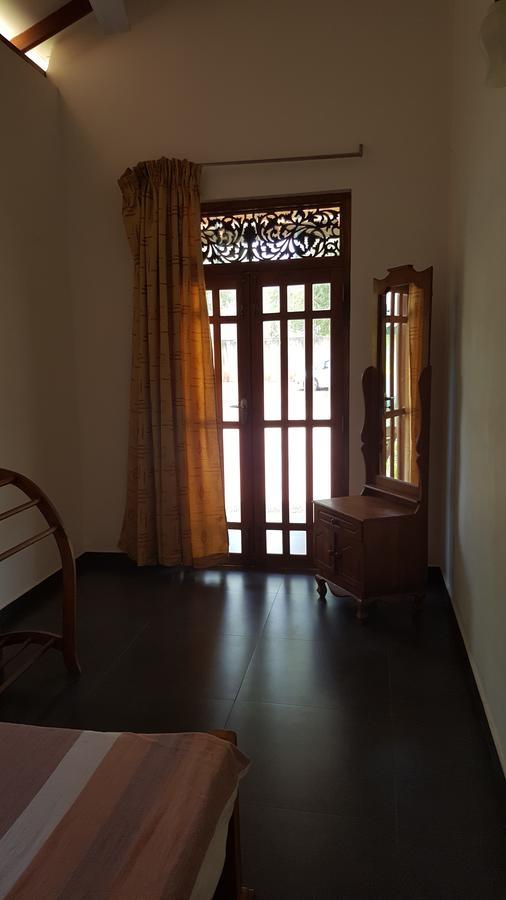 Lokuge Grand Resort Kataragama Bagian luar foto
