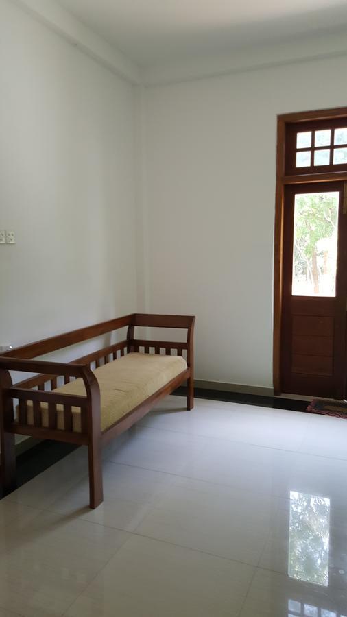 Lokuge Grand Resort Kataragama Bagian luar foto