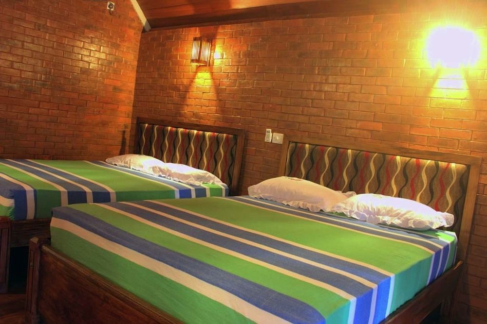 Lokuge Grand Resort Kataragama Bagian luar foto