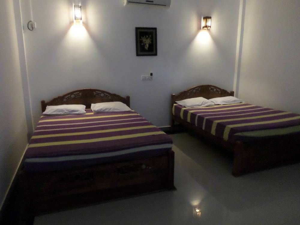 Lokuge Grand Resort Kataragama Bagian luar foto